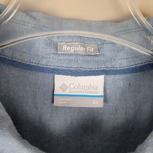 Columbia Size XL Short Sleeve Button Up Shirt Blue With Multicolor Threads - Picture 10 of 12